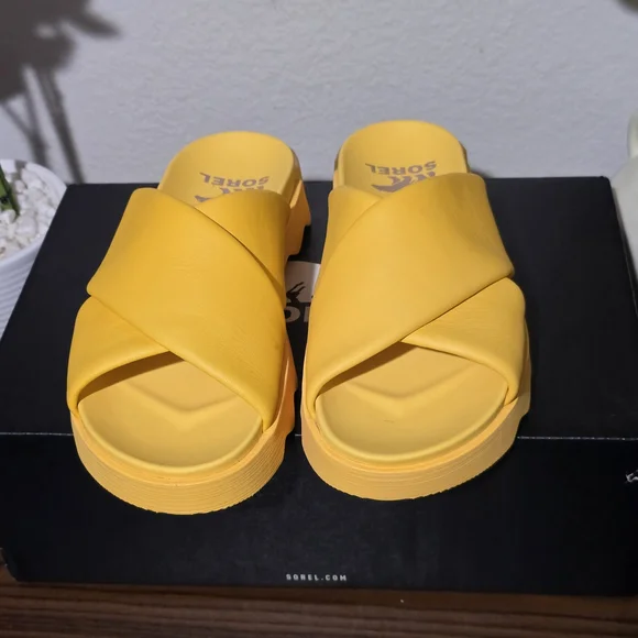 Sorel Women's Vibrant Orange Slide Sandals - Picture 7 of 8